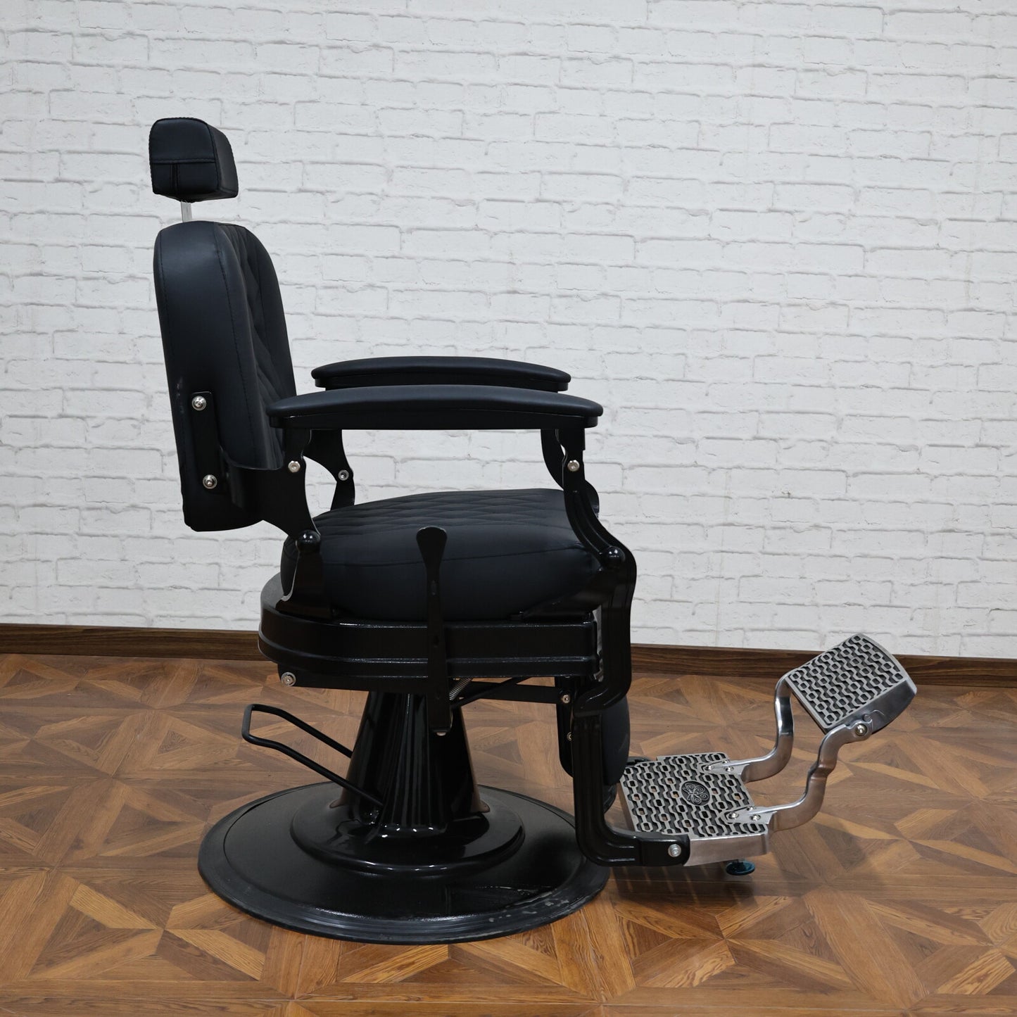Diamond Luxe Barber Chair